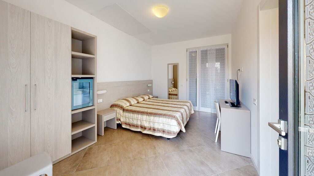 HOTEL-CASA-MARINA-LOANO-SV-Bedroom(10)