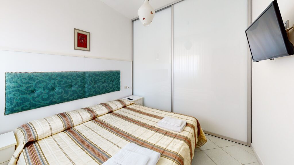 HOTEL-CASA-MARINA-LOANO-SV-Bedroom(20)