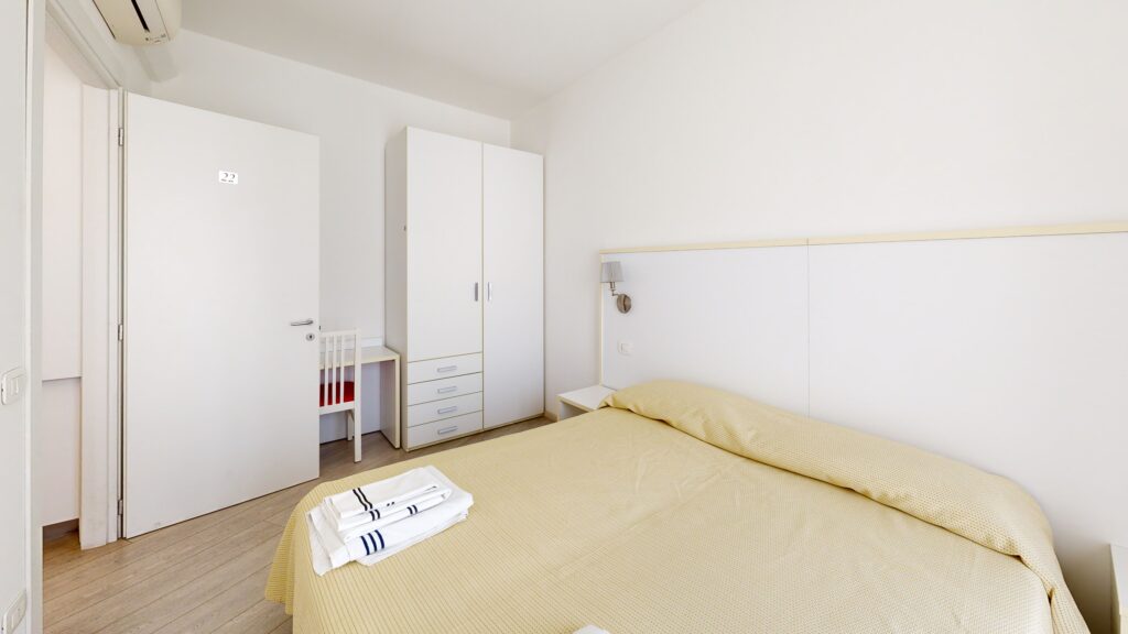 HOTEL-CASA-MARINA-LOANO-SV-Bedroom(22)
