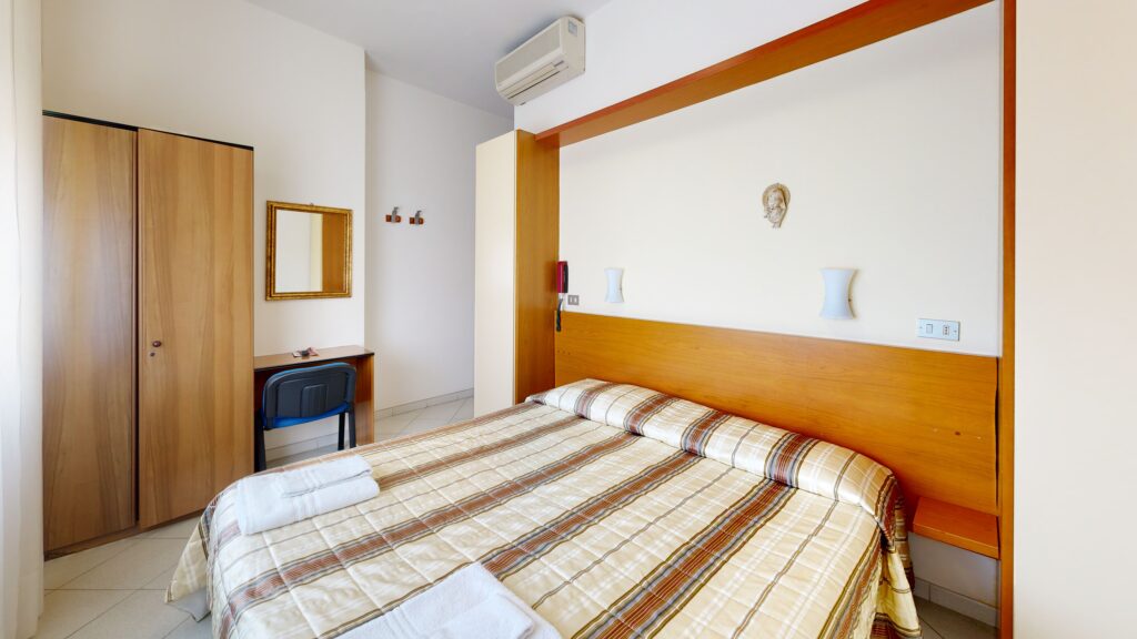 HOTEL-CASA-MARINA-LOANO-SV-Bedroom(11)